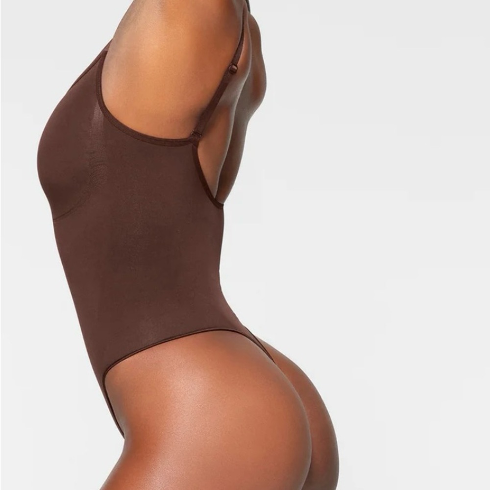 NWOT SKIMS Seamless Sculpt Thong Bodysuit - Picture 3 of 9